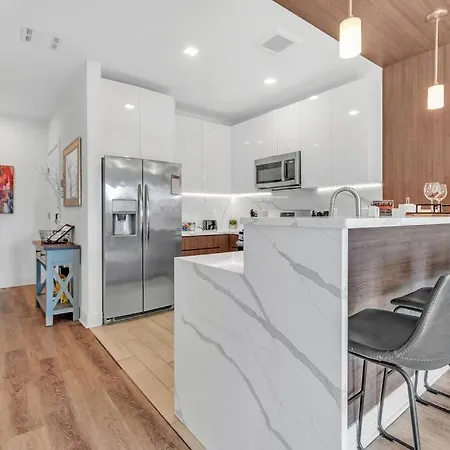 2 Bedroom 1 Bathroom Free Parking Dwntwn Newark Exterior photo