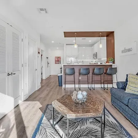 2 Bedroom 1 Bathroom Free Parking Dwntwn Newark Exterior photo